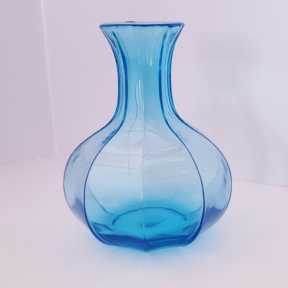 Vintage Tiara 9 Sided Blue Indiana Art Glass Vase 7 7/8" H UV Reactive GLOWS - Picture 4 of 11